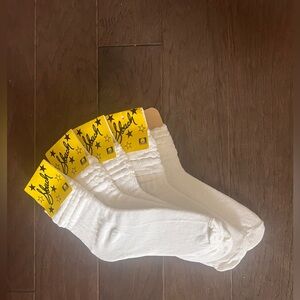 **Lot of 8 Slouch Socks - 5 White, 3 Grey size 9-11***